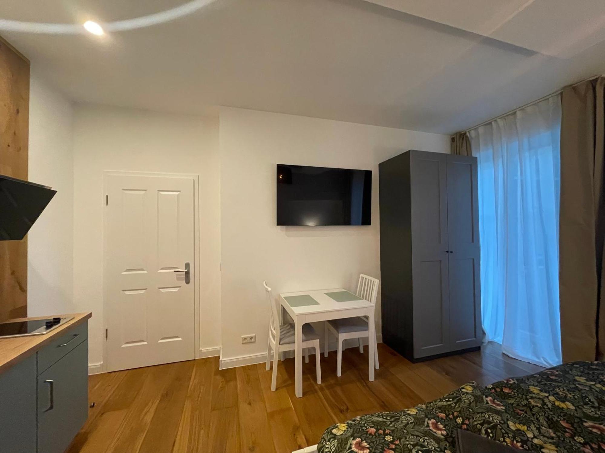קמניץ Boutique Hotel Pension Luisengruen Kueche 1Gbs Wlan Netflix Disney Magentatv מראה חיצוני תמונה