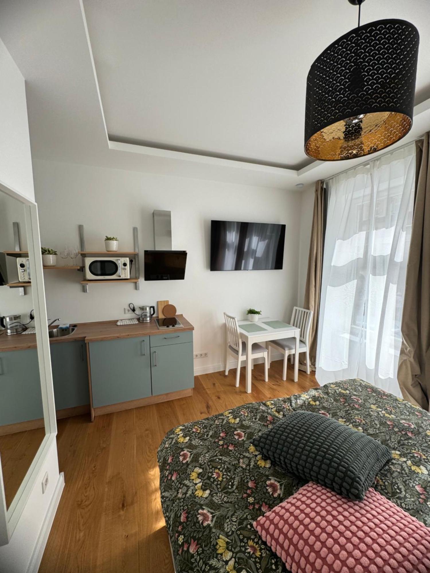 קמניץ Boutique Hotel Pension Luisengruen Kueche 1Gbs Wlan Netflix Disney Magentatv מראה חיצוני תמונה